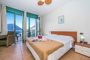 1 bedroom, iron/ironing board, free WiFi, bed sheets - Porto Letizia T9, Porlezza, Italy (Porlezza)