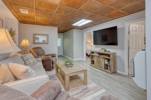 Smart TV y chimenea