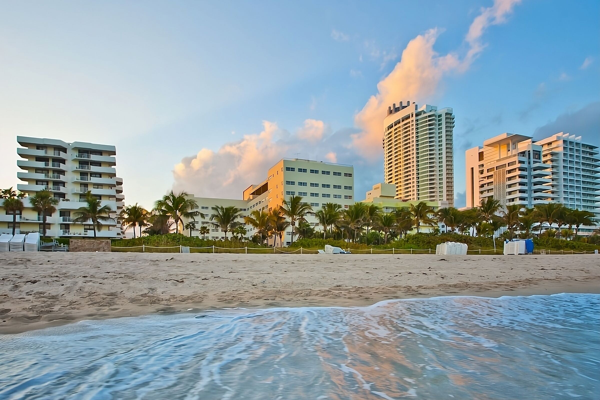 Glamour and Comfort! Tropical Garden, Outdoor Pool, Access to Miami Beach