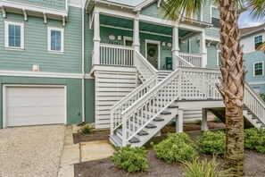 Exterior - Spacious 4+BR Villa |Private Beach Club w/Perdido Key's Only Beach Tiki Bar |Pools |Spa|18-Hole Golf (Pensacola)