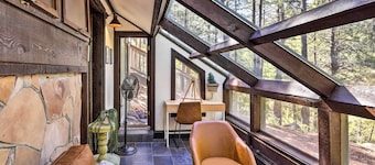 Woodsy Flagstaff Hideaway w/ Deck + Sunroom!