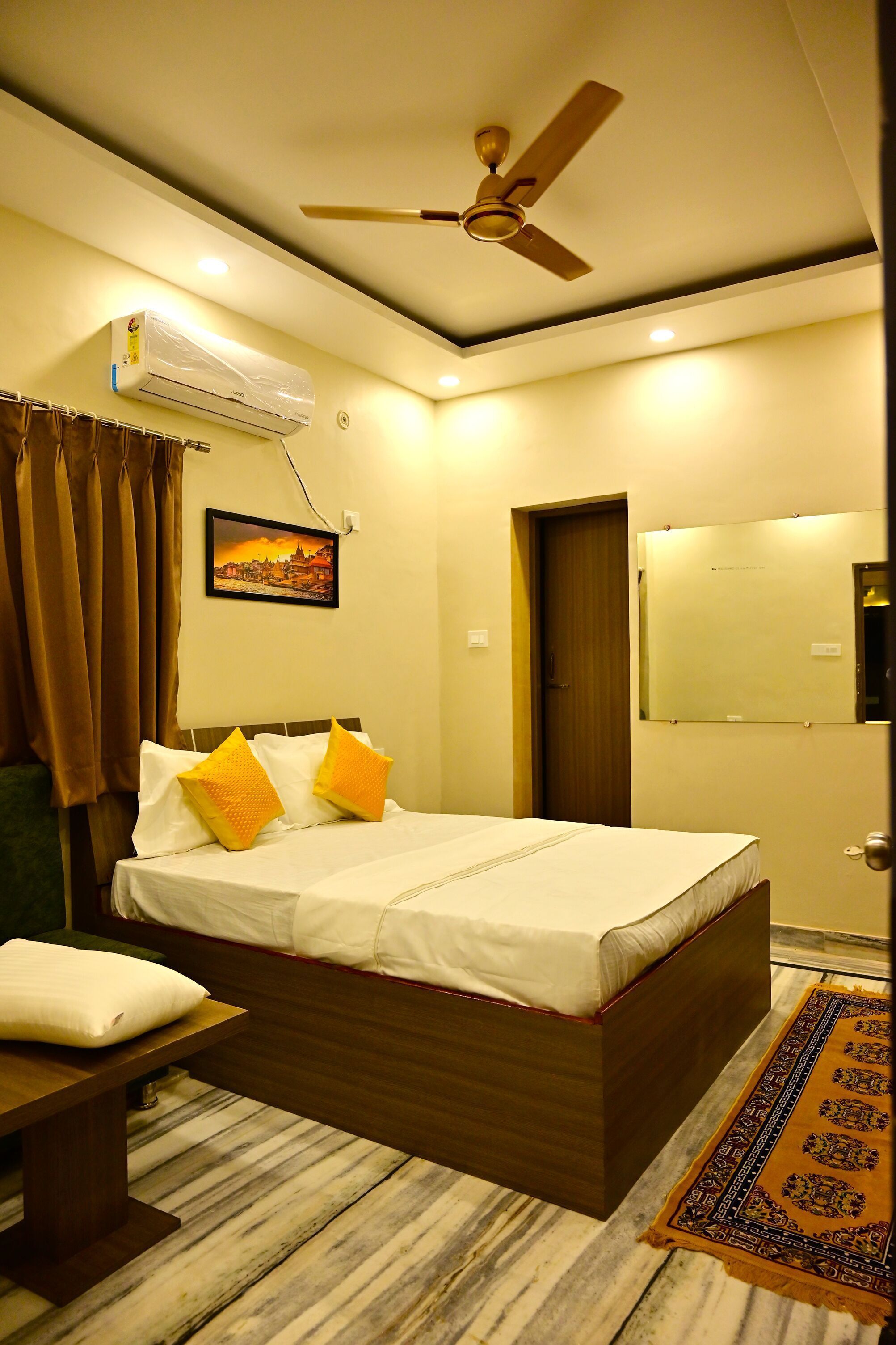Egyptian cotton sheets, premium bedding, pillowtop beds