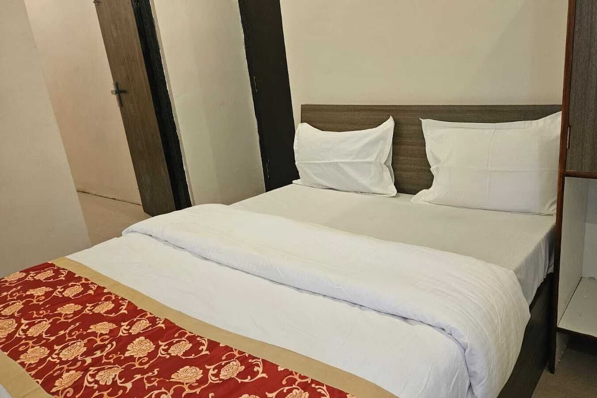 Family Room | Premium bedding, pillowtop beds, individually decorated