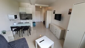 Interior - "a break... somewhere" Studio for 2 people in Montfermeil (Montfermeil)