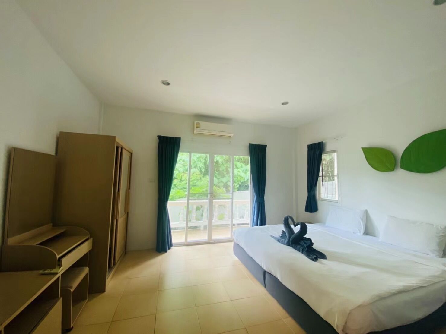 Escritorio y wifi gratis