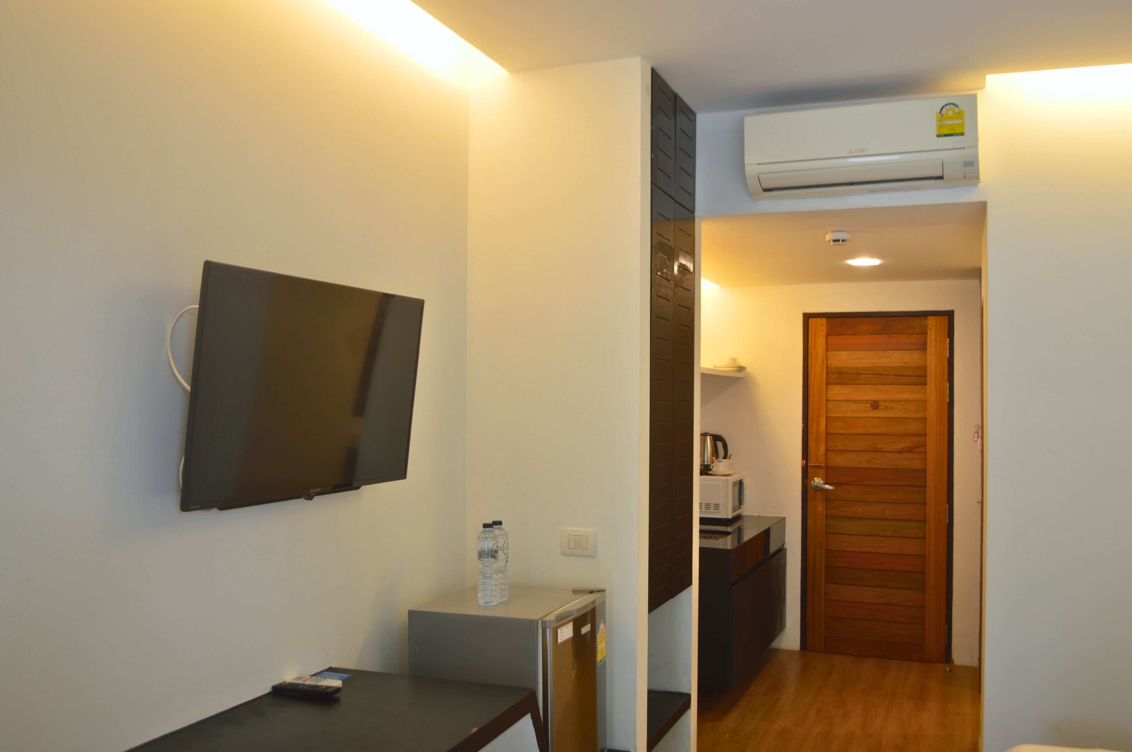 Double or Twin Room with Pool Access | 办公桌、免费 WiFi