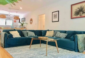 Smart TV, Netflix, streaming services, stereo - Wayfarer in Port Douglas (Port Douglas)