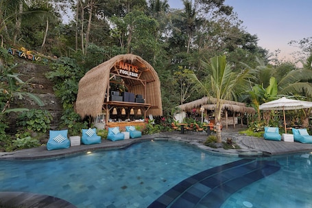 Poolside bar. Natya River Sidemen
