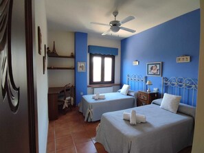 4 bedrooms, in-room safe, desk, iron/ironing board