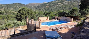 Fantastic villa in Ronda with private pool and barbecue.