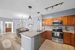 Fridge, microwave, oven, stovetop - 3176-301 Resort 2BR Apt by Disney World Orlando (Kissimmee)
