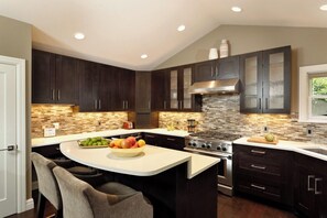 Fridge, microwave, oven, stovetop - 107 Park Avenue | Private Home in Aspen with Hot Tub, Pool Table, Yard, Designer Furnishings (Aspen)