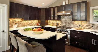 107 Park Avenue | Private Home in Aspen with Hot Tub, Pool Table, Yard, Designer Furnishings