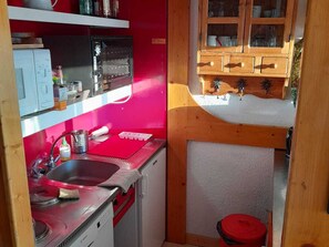 Refrigerador, microondas, parrilla de estufa y lavavajillas