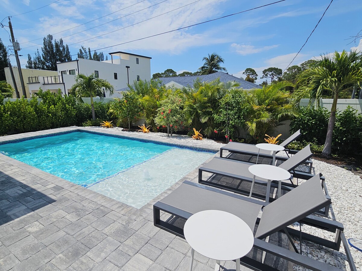 Photo 5 of NEW PINBALL/GAMEROOM! Finest Designer Home, Heated Pool, Beach Close, FREE Bikes