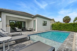 Outdoor pool, a heated pool