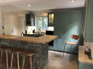 Geschirrspüler, Esstisch