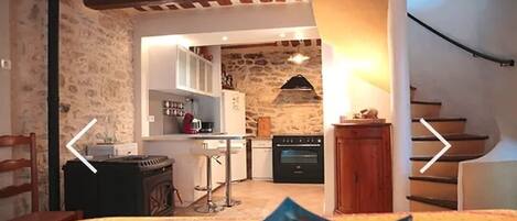 4 chambres, fer et planche à repasser, Wi-Fi, draps fournis