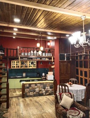Interior - The Mountain Spirit Cozy Cottage in Landour Mussoorie in the verdant Himalayas (Mussoorie)
