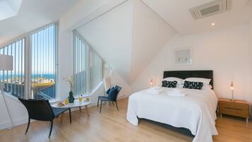 3 bedrooms, individually decorated, individually furnished, free WiFi