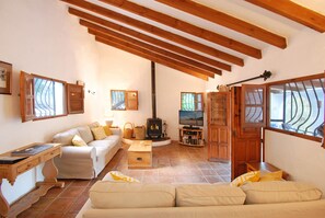 تلفزيون ذكي، مدفأة، كُتُب