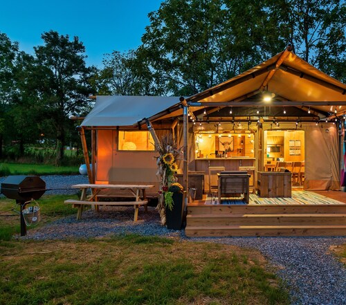 Luxury Glamping 1 Mi to GSMNP