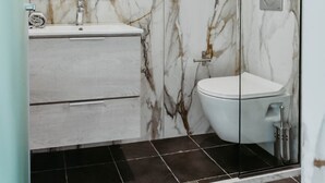 Bathroom - Alkyonides Rooms (Malevizi)