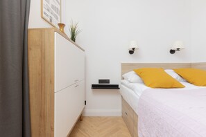 1 slaapkamer, een strijkplank/strijkijzer, wifi, beddengoed