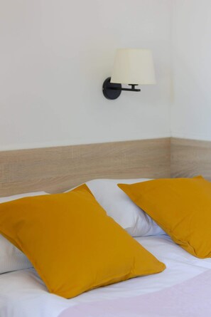 1 chambre, fer et planche à repasser, Wi-Fi, literie fournie
