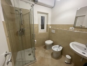 Hair dryer, towels - LoveNest Genova (Genoa)
