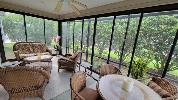 Dining - Your Happy Haven! - 3/2 w/ Golf Cart in The Village of Pennecamp (Pennecamp, The Villages)