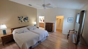 3 bedrooms, desk, free WiFi, bed sheets
