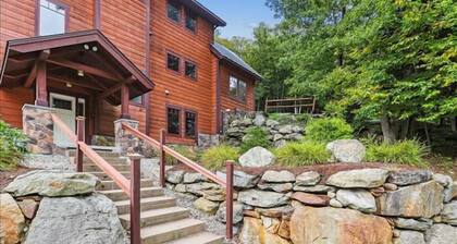 Mountain Brook Lodge a spectacular house with amazing stone work and A/C 6 miles from Killington Resort