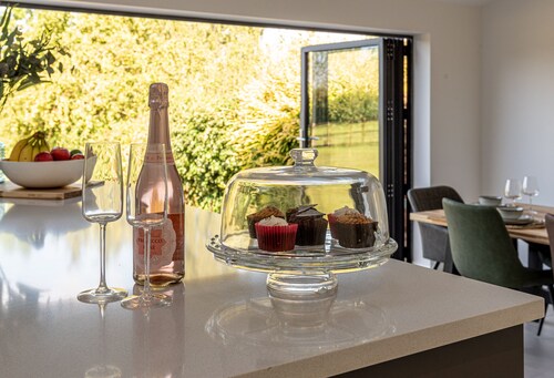 Stunning grade 2 listed barn conversion with countryside views