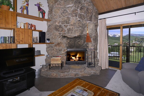 TV, fireplace - Home Away From Home! Ski-in/Ski-out, Dog Friendly Condo w/ Fireplace & Views (Mt. Crested Butte)