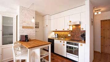 Réfrigérateur, four, lave-vaisselle, grille-pain