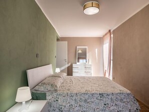 2 Schlafzimmer, Schreibtisch, kostenloses Internet