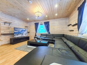 TV - Oravajärven talo (ent. suomela) by Interhome (Ranua)