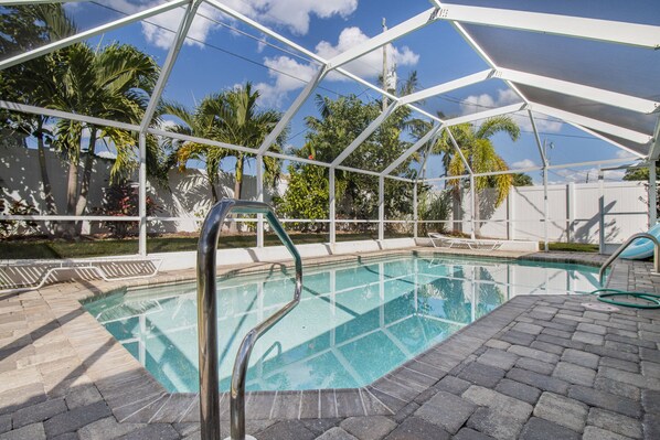 Piscine extérieure, piscine chauffée