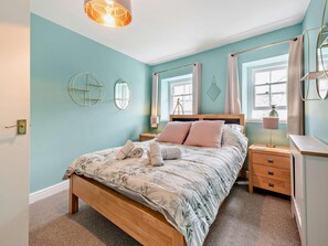 1 dormitorio, tabla de planchar con plancha, cuna de viaje y wifi gratis