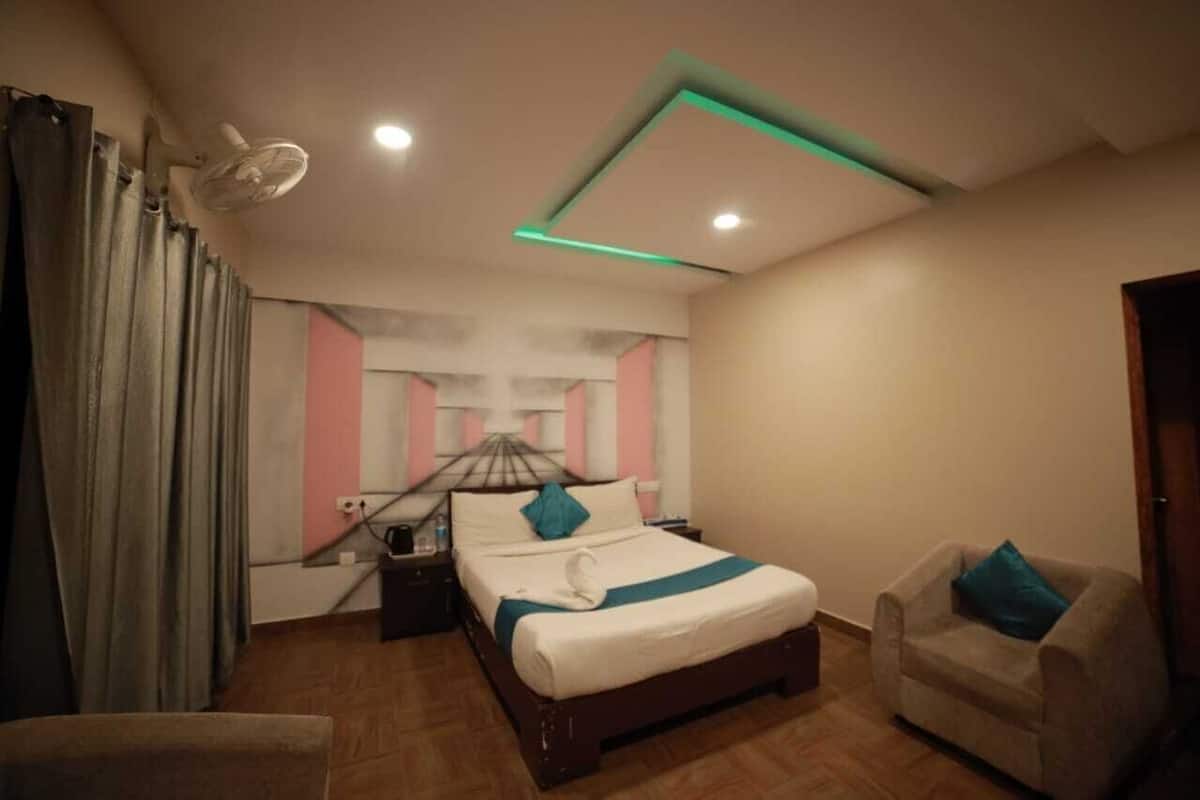 Soundproofing, free WiFi