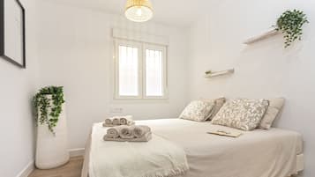 2 slaapkamers, een bureau, een strijkplank/strijkijzer, gratis wifi