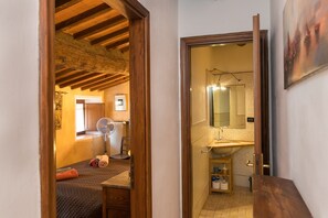 2 camere, ferro/asse da stiro, Wi-Fi gratuito, lenzuola