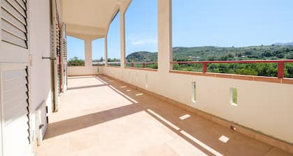 Villa "Delle Pomelie" avec jardin privé, balcons et Wi-Fi