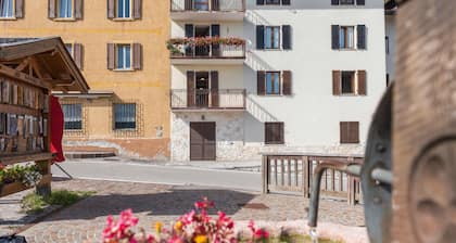 Appartement Edik avec vue sur les montagnes et terrasse, adapté aux animaux domestiques.