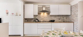 Haustierfreundliche Ferienwohnung Edik mit Bergblick und Terrasse
