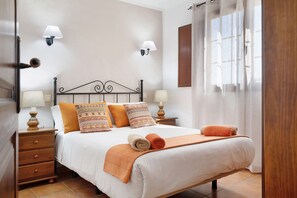 3 chambres, fer et planche à repasser, Wi-Fi gratuit, draps fournis