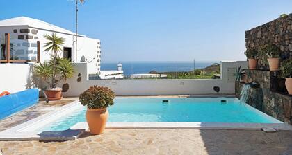 Villa "Casa Golondrina" with Sea View, Private Pool & Wi-Fi