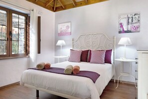 3 bedrooms, iron/ironing board, free WiFi, bed sheets - Holiday Home "Casa Golondrina" with Sea Views, Private Pool & Wi-Fi (Teguise)