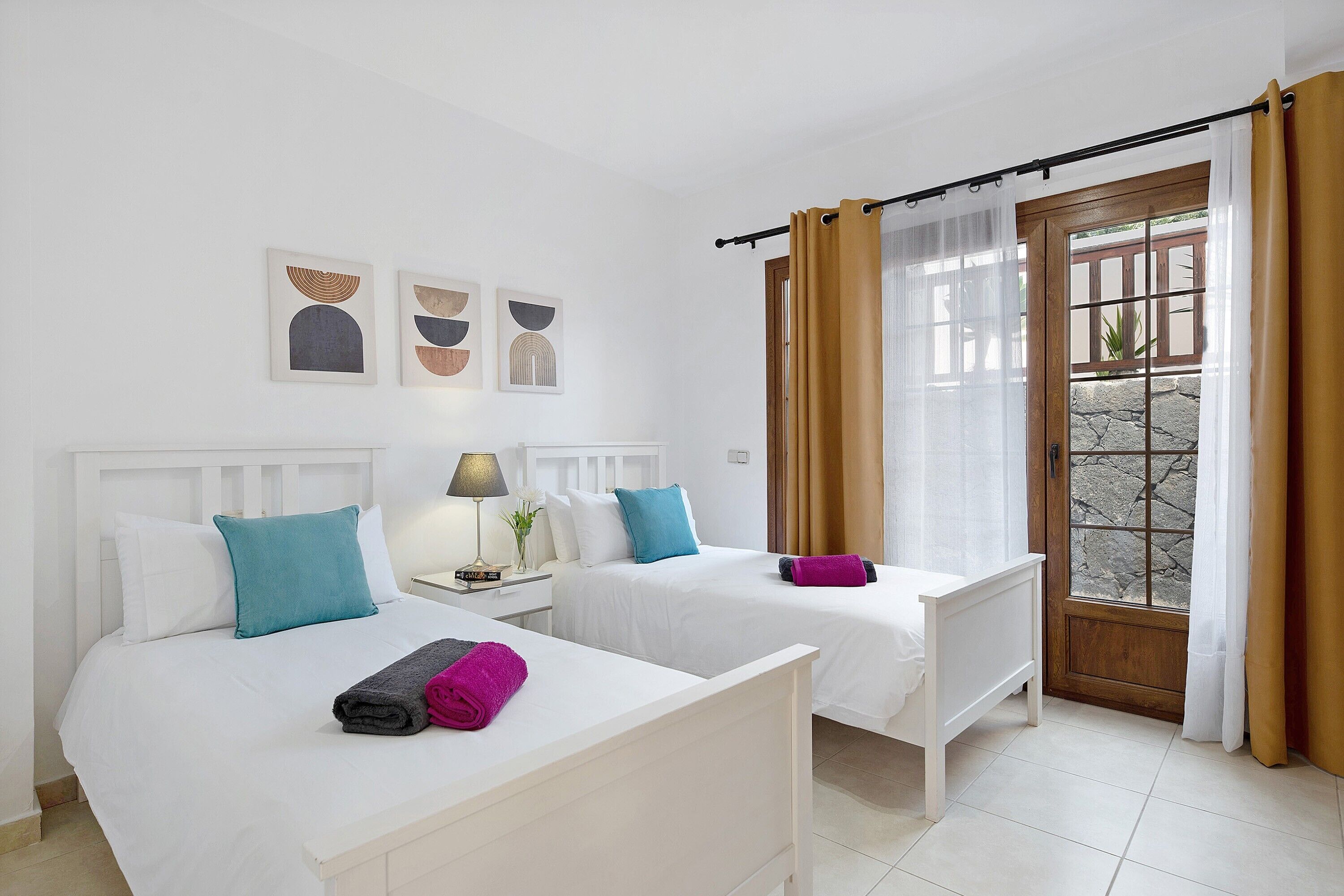4 bedrooms, iron/ironing board, free WiFi, bed sheets